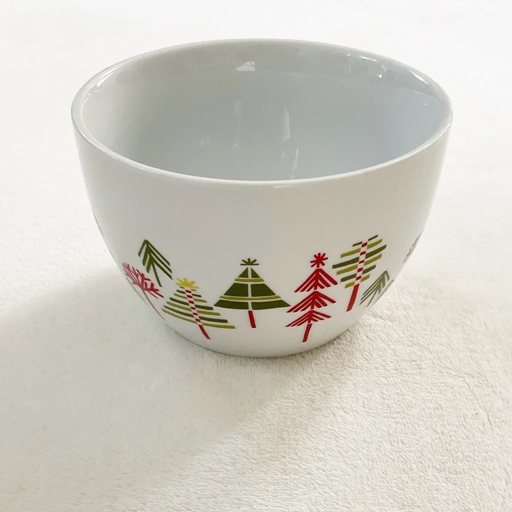 Crate & Barrel Julia Rothman Yule Town Nesting Bowls Set of 2 Christmas Holiday